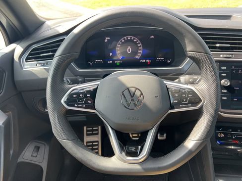 Used 2024 Volkswagen Tiguan SE R-Line image 16