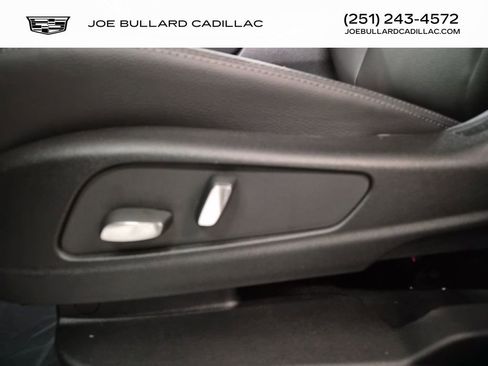 New 2026 Cadillac XT5 Luxury image 12