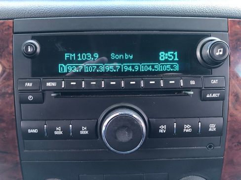 Used 2013 Chevrolet Avalanche LS image 23