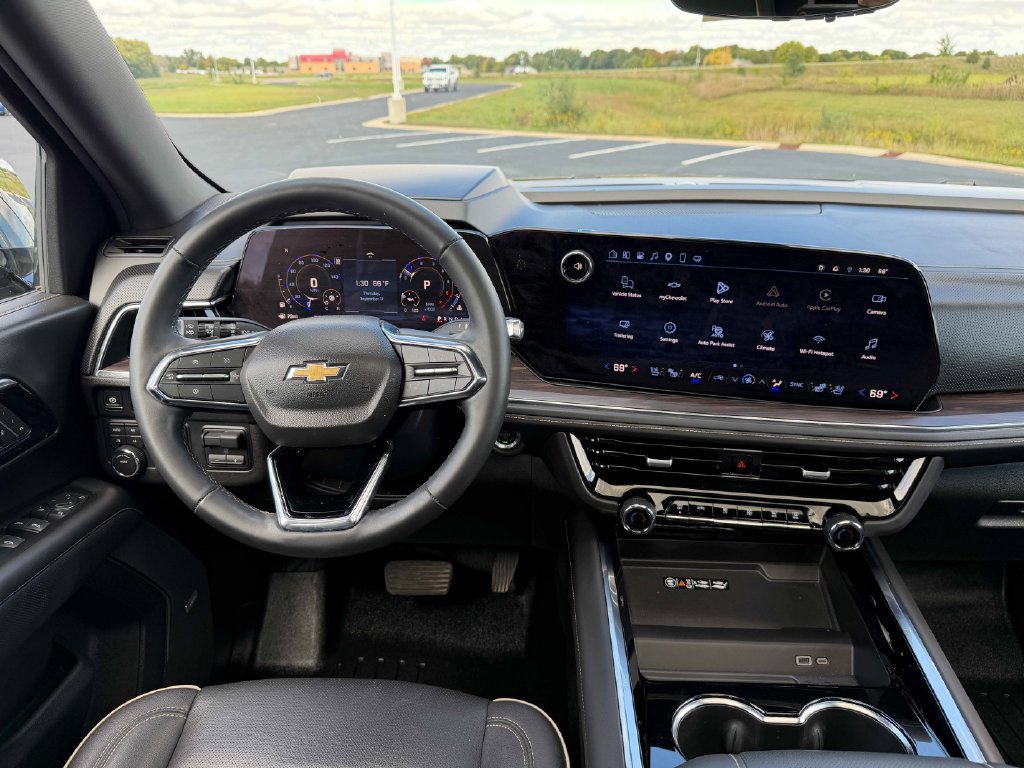 Used 2025 Chevrolet Tahoe Premier AWD/4WD image 31