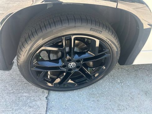 New 2026 Volkswagen Tiguan SE R-Line FWD image 26