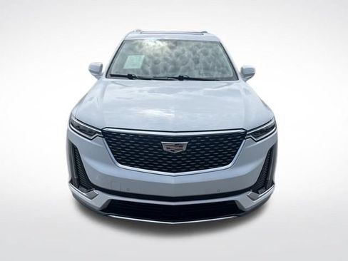 Used 2024 Cadillac XT6 Premium Luxury w/ Technology Package AWD/4WD image 2