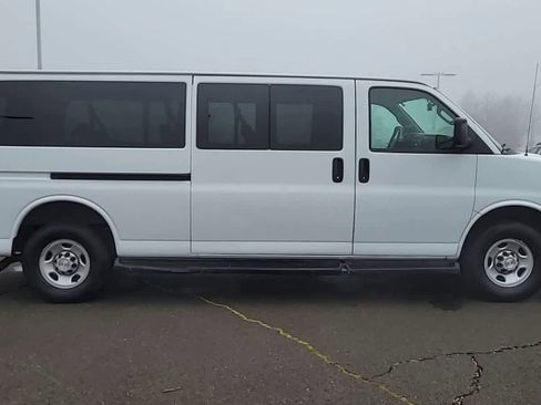 Used 2023 Chevrolet Express 3500 LS image 9