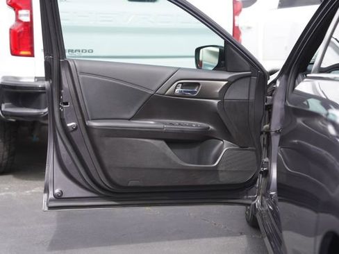 Used 2016 Honda Accord Sport image 30