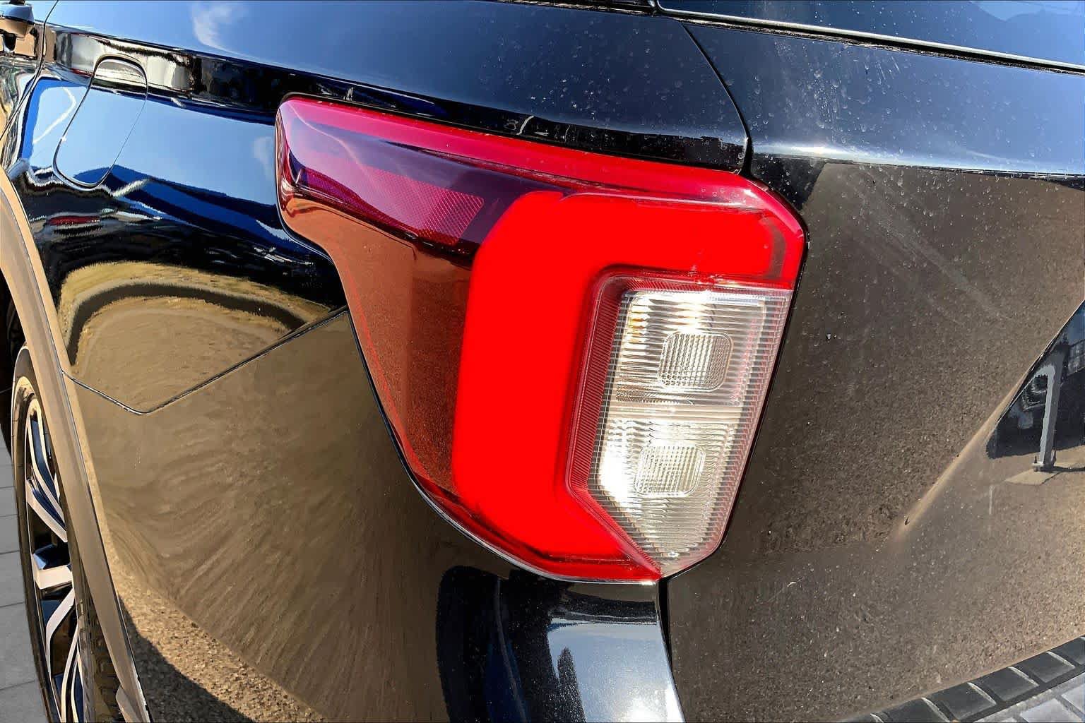 Used 2020 Ford Explorer ST w/ Premium Technology Package AWD/4WD image 23