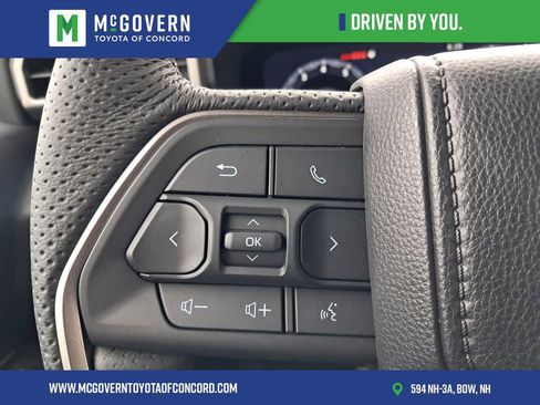 Used 2025 Toyota Tacoma TRD Sport AWD/4WD image 24