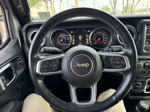 Used 2020 Jeep Wrangler Unlimited Sahara w/ Cold Weather Group AWD/4WD image 5