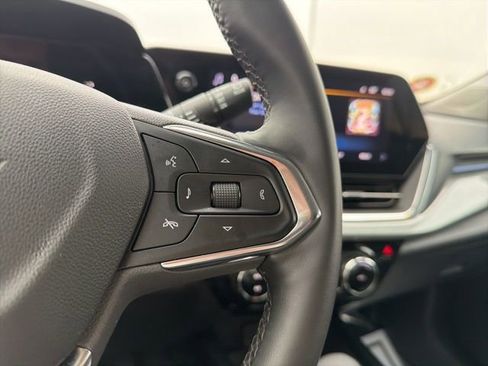 Used 2025 Chevrolet Trax LT w/ LT Convenience Package image 38