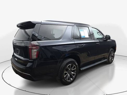Used 2022 Chevrolet Tahoe Z71 w/ Luxury Package AWD/4WD image 6