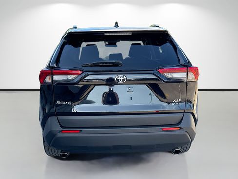 Used 2025 Toyota RAV4 XLE AWD/4WD image 4