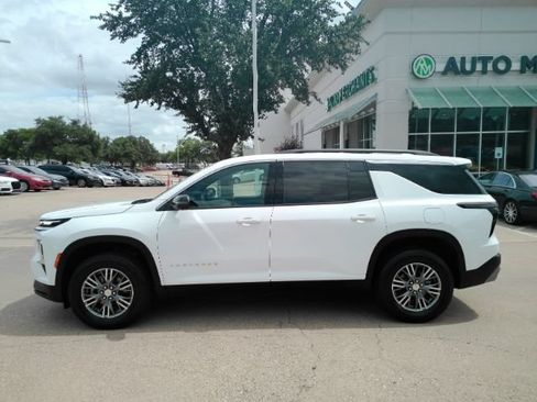 Used 2026 Chevrolet Traverse LT w/ Driver Confidence Package FWD image 12
