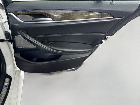 Used 2019 BMW 540i w/ M Sport Package RWD image 28