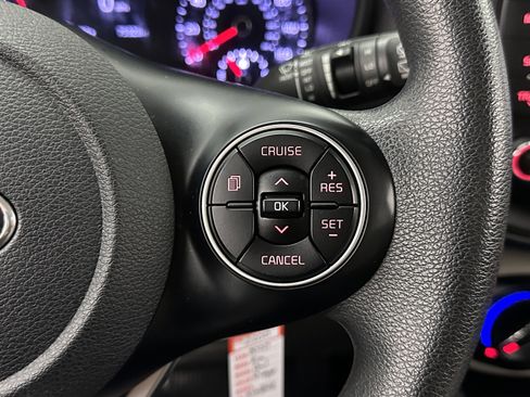 Used 2020 Kia Soul LX FWD image 19