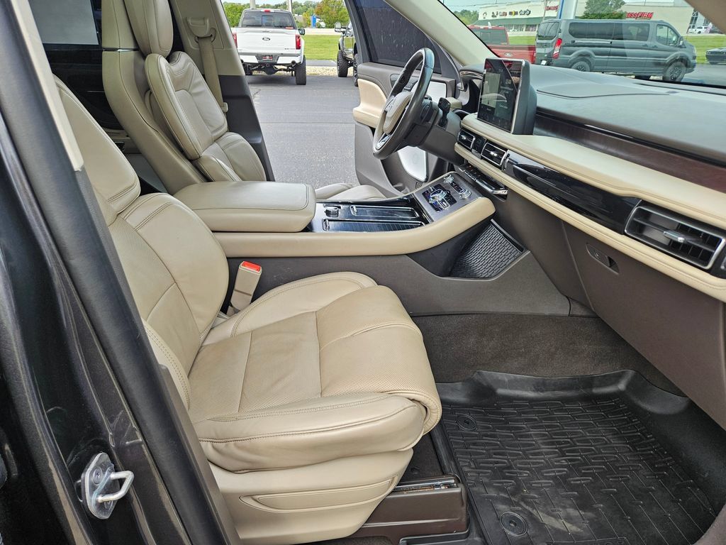 Used 2020 Lincoln Aviator Reserve w/ Equipment Group 201A AWD/4WD image 29
