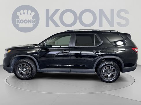 Used 2023 Honda Pilot TrailSport image 2