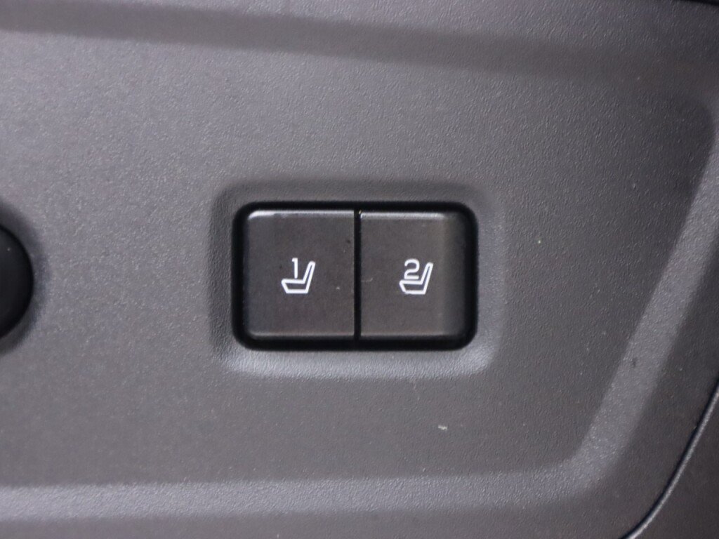 Used 2016 Lincoln Navigator Select RWD image 30