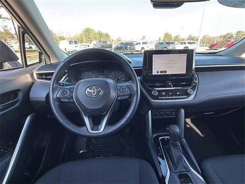 Certified 2023 Toyota Corolla Cross LE image 15
