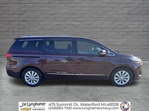 Used 2017 Kia Sedona EX FWD image 2