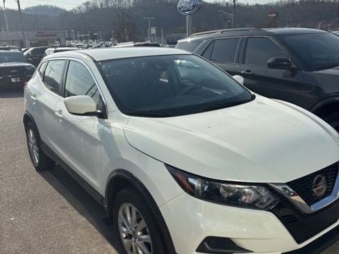 Used 2020 Nissan Rogue Sport S w/ Appearance Package image 1