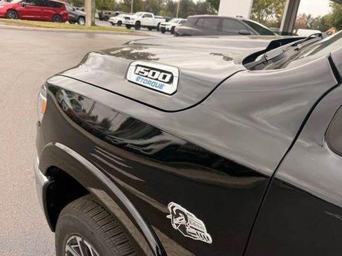 New 2026 RAM 1500 Laramie AWD/4WD image 13