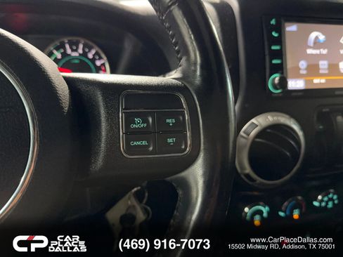 Used 2018 Jeep Wrangler Rubicon w/ Power Convenience Group image 30