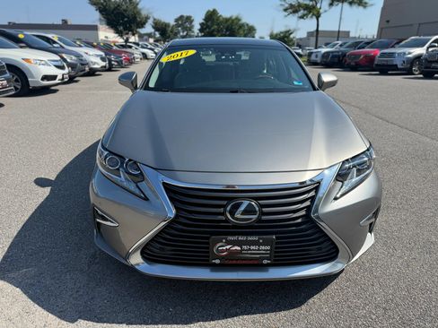 Used 2017 Lexus ES 350 w/ Luxury Package FWD image 5