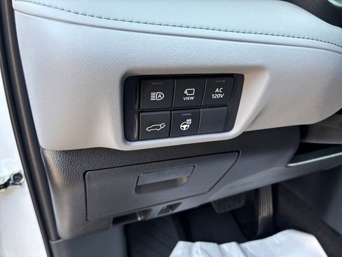 New 2026 Toyota Highlander Platinum AWD/4WD image 33