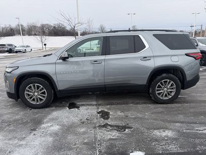 Used 2023 Chevrolet Traverse LT