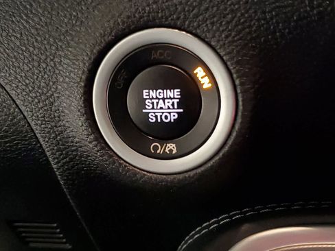 Used 2020 Dodge Challenger SXT RWD image 6
