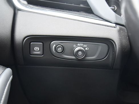 Used 2021 Buick Enclave Premium image 33