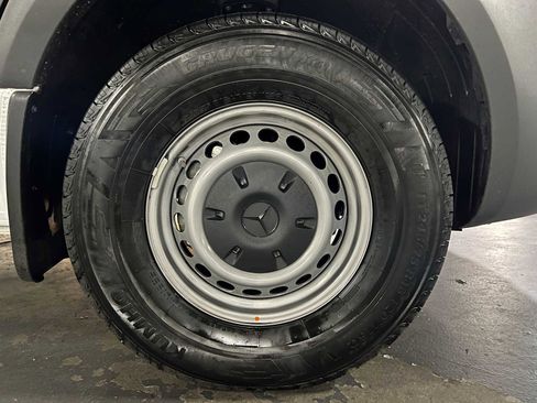 Used 2025 Mercedes-Benz Sprinter 2500 image 8