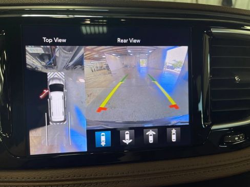 Used 2019 Chrysler Pacifica Limited w/ Advanced Safetytec Group FWD image 21