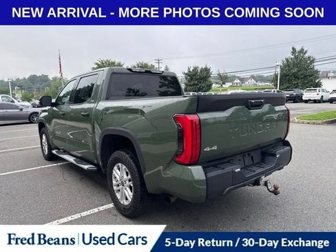 Used 2022 Toyota Tundra SR5 w/ SR5 Convenience Package AWD/4WD image 8