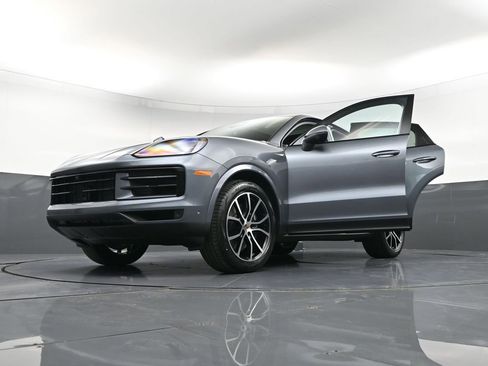New 2026 Porsche Cayenne Coupe AWD/4WD image 38