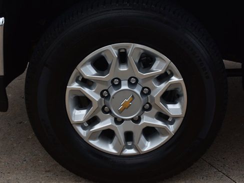 Used 2025 Chevrolet Silverado 3500 LT w/ Convenience Package AWD/4WD image 11