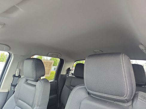Used 2023 Nissan Frontier SV image 25