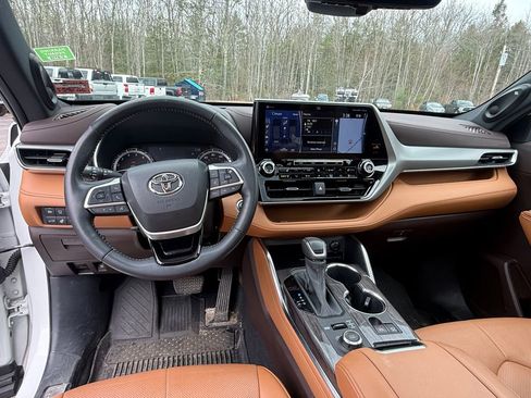 Used 2022 Toyota Highlander Platinum AWD/4WD image 47