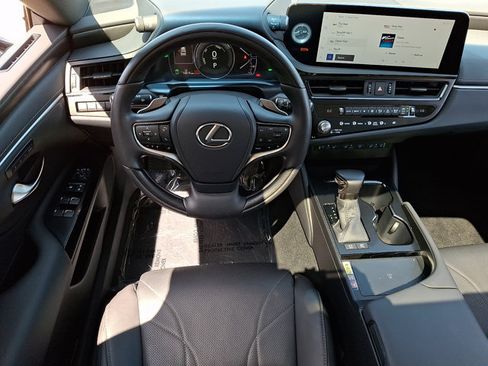 Certified 2025 Lexus ES 300h w/ Luxury Package FWD image 12