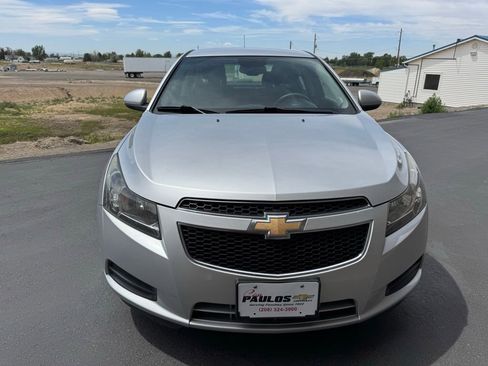Used 2014 Chevrolet Cruze LT FWD image 2