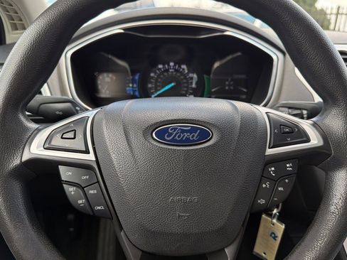 Used 2016 Ford Fusion SE FWD image 23