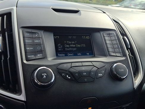 Used 2018 Ford Edge SEL w/ Class II Trailer Tow Package image 17