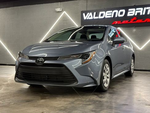 Used 2023 Toyota Corolla LE FWD image 3