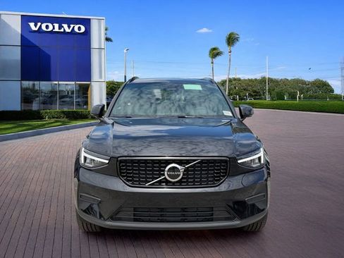 New 2026 Volvo XC40 B5 Core AWD/4WD image 2