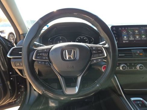Used 2022 Honda Accord Touring image 9
