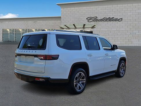 Used 2024 Jeep Wagoneer Series II w/ Flexible Seating Group AWD/4WD image 4
