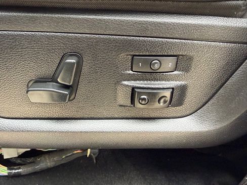 Used 2016 RAM 3500 Laramie Longhorn AWD/4WD image 21