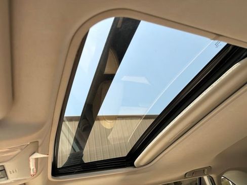 Used 2022 Toyota RAV4 XLE Premium FWD image 18