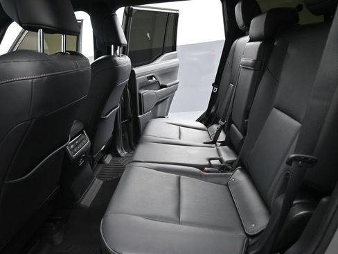 Used 2025 Lexus GX 550 AWD/4WD image 17