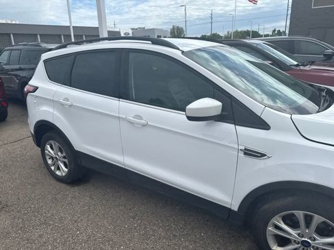 Used 2018 Ford Escape SEL FWD image 8