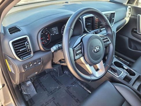 Used 2021 Kia Sportage EX image 11